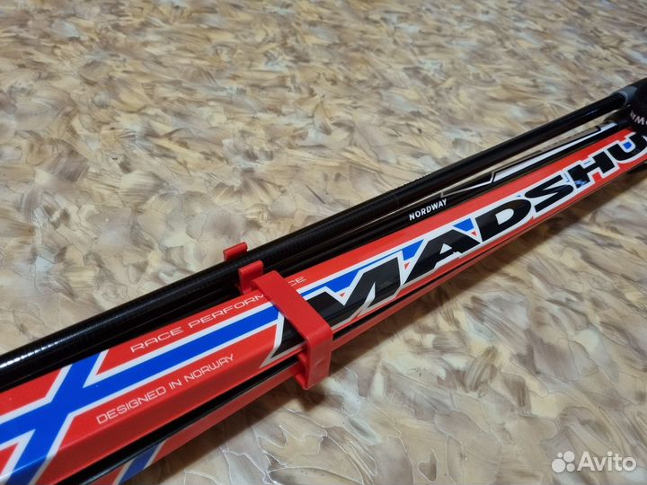 Продам лыжный комплект: лыжи, ботинки, палки