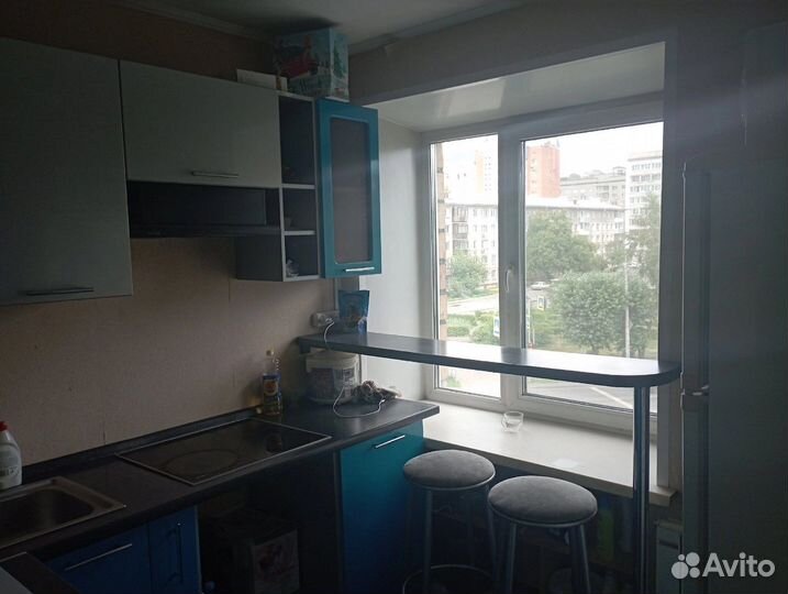 Кухонный гарнитур, хололильник б/у