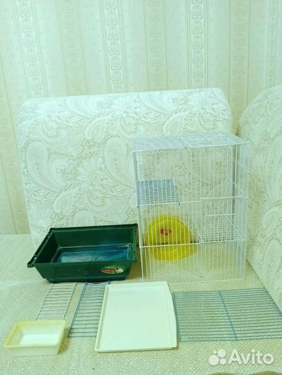 Клетка для хомяка с колесом и кормушкой