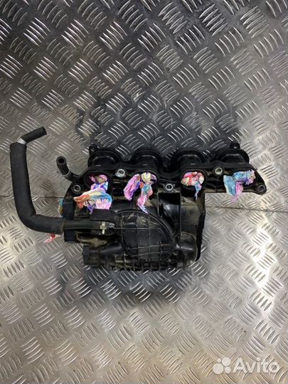 Коллектор впускной Kia Rio 3