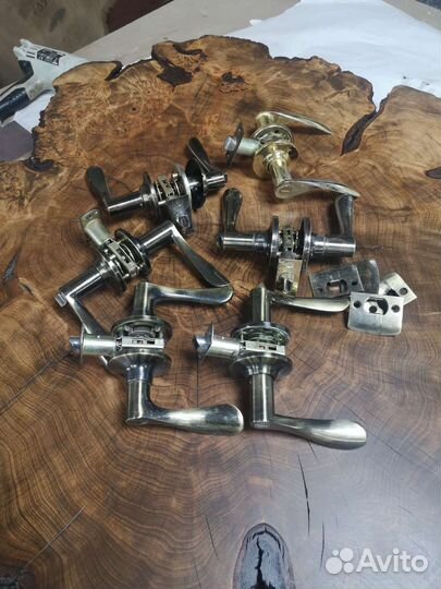 Ручки дверные с замками бу