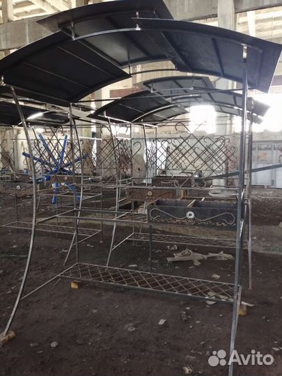 Кованые мангалы с крышей