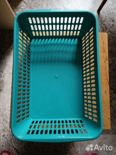 Двухьярусная полочка и корзинка