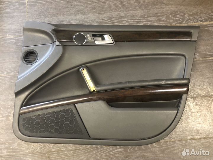 Передняя правая обшивка двери VW Phaeton