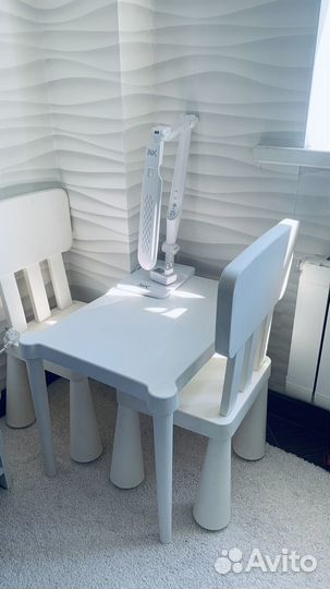 Стол и стулья из IKEA детские