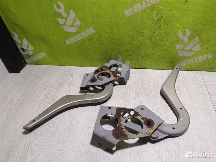 Петля крышки багажника бмв Е28