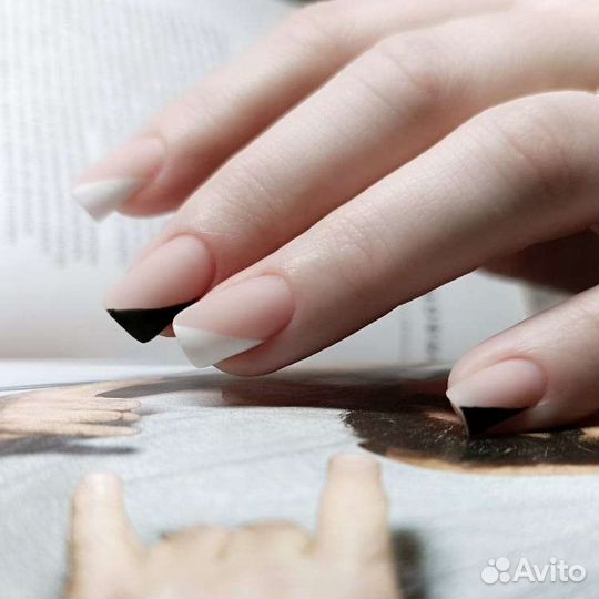 Маникюр, педикюр, наращивание ногтей