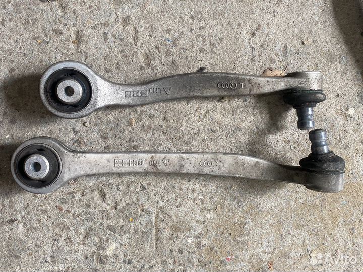 Рычаг верхний левый Audi A6 C6 комплект