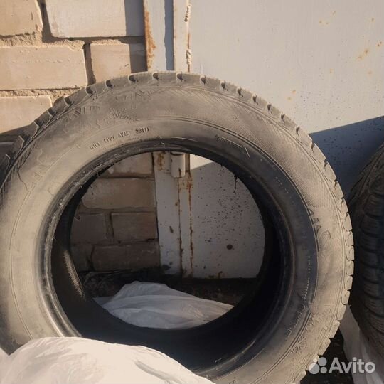 Gislaved Nord Frost 200 225/65 R17