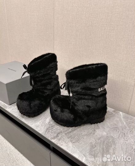 Ботинки Balenciaga Alaska Faux Mink Fue Boots