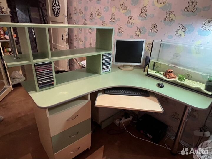 Компьютерный, письменный стол