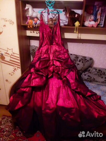 Вечернее платье