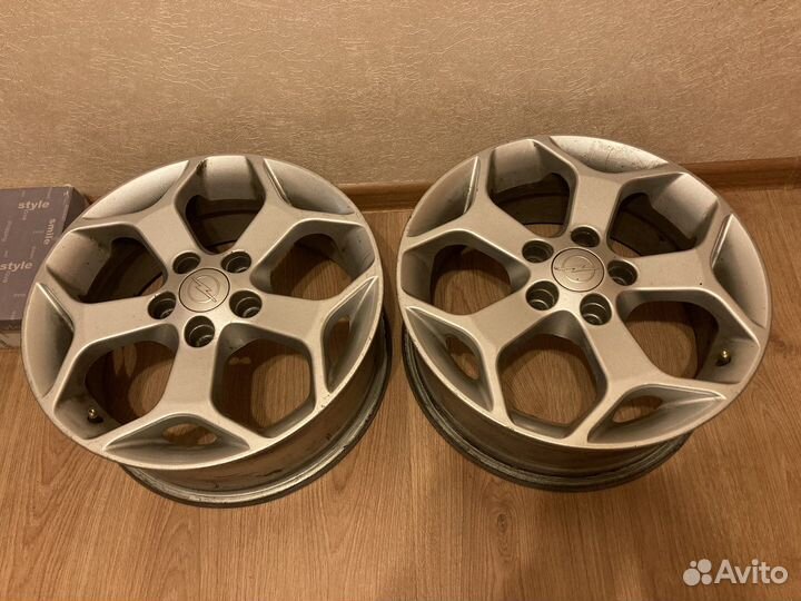 Два литых диска R16 на Opel Astra H