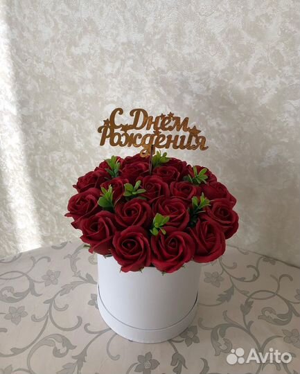 Коробка с бордовыми розами