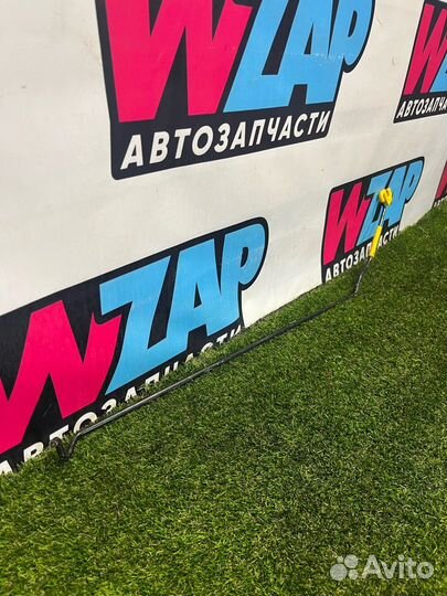 Держатель капота Volkswagen Jetta 7 2019