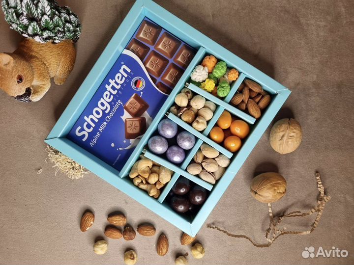 Подарочный набор с орешками, шоколадом