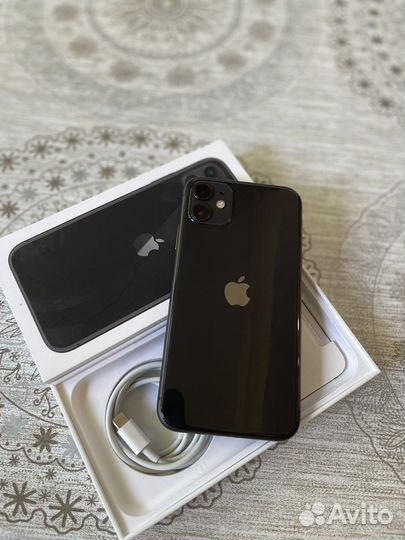 Телефон iPhone 11