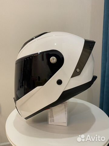 Шлем новый Yema