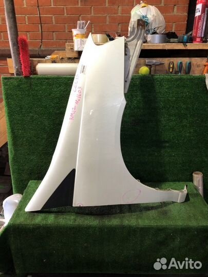 Крыло переднее правое Nissan Liberty RM12