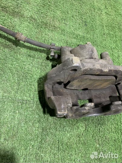 Передний левый тормозной суппорт Opel Vectra C