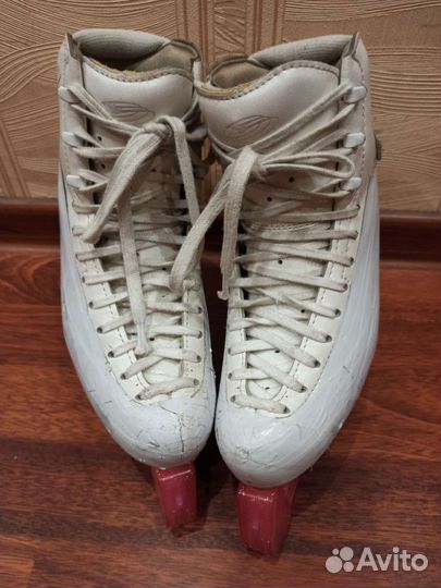 Фигурные коньки Edea 240