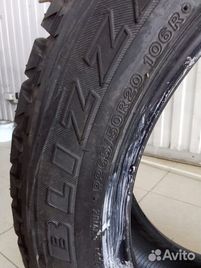 Bridgestone Blizzak VL1 265/50 R20