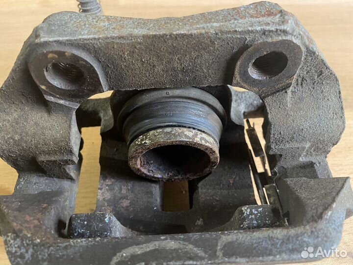 Суппорт задний правый Ssangyong Kyron