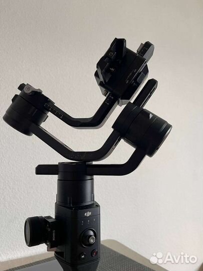 Трехосевой стабилизатор DJI Ronin-S