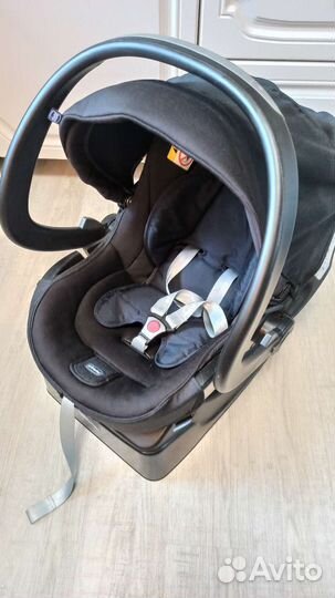 Автолюлька Chicco Artsana Universal 0-13 кг