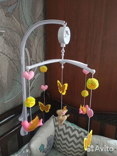Мобиль на кроватку новый