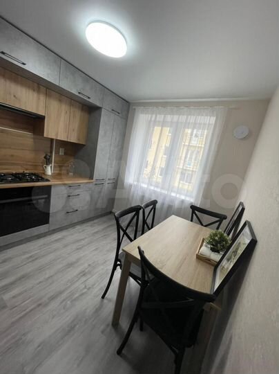 2-к. квартира, 57,4 м², 1/3 эт.