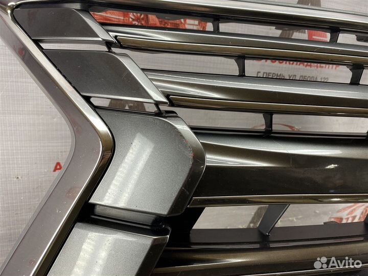 Решетка радиатора Lexus LX570 с 2015 года