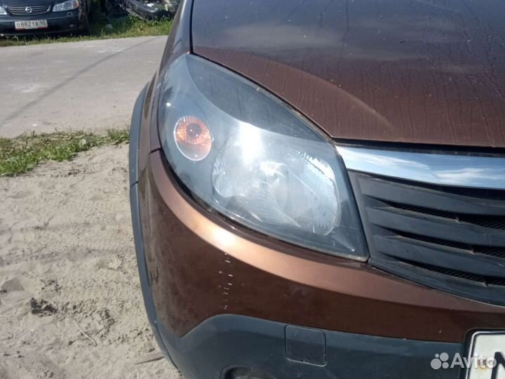 Фара сандеро ркно