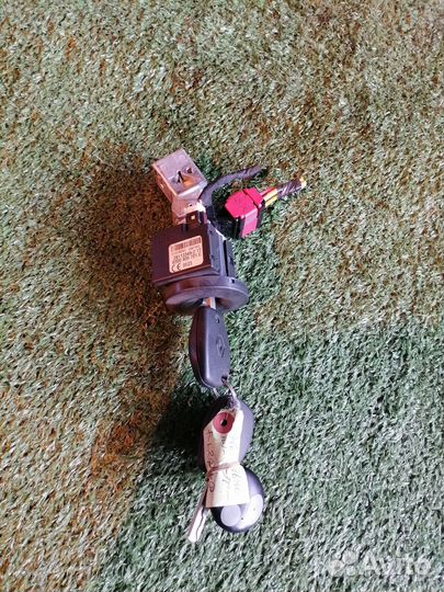 Замок зажигания 8200405701E Renault Kangoo KW0D