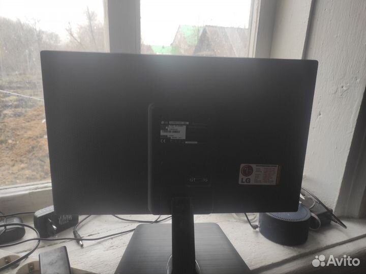 Монитор LG flatron E1942