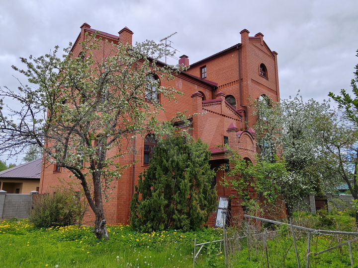 Коттедж 404,4 м² на участке 13 сот.