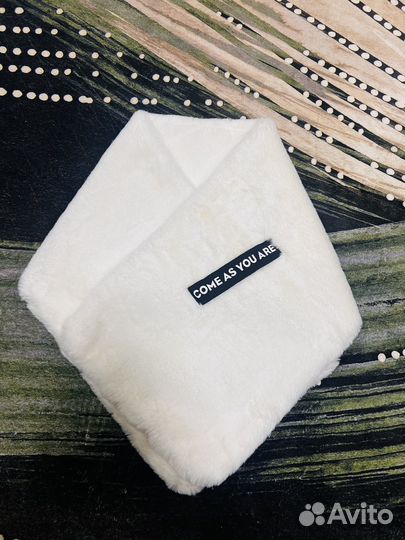 Шарф белый Bershka