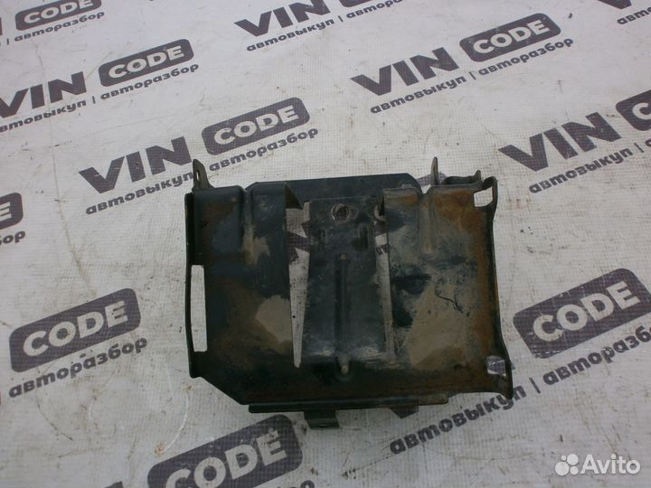 Кронштейн блока предохранителей Киа Спектра