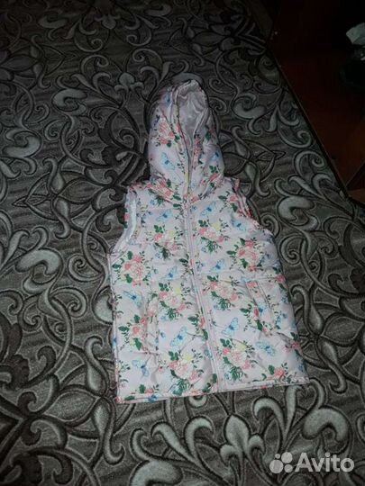 На девочку рост 120-140 см