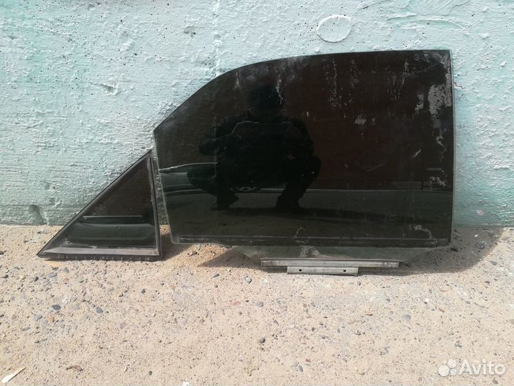 Стекло от задней правой двери Toyota Mark II 110