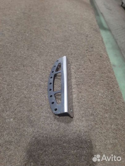 Площадка для рыболовных приманок в лодку