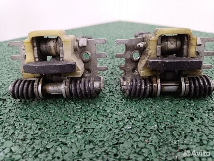 Ограничитель передней двери Renault Fluence