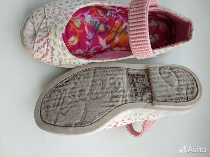 Сандалии для девочки закрытые