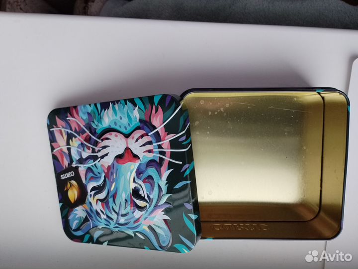 Жестяная банка из под чая