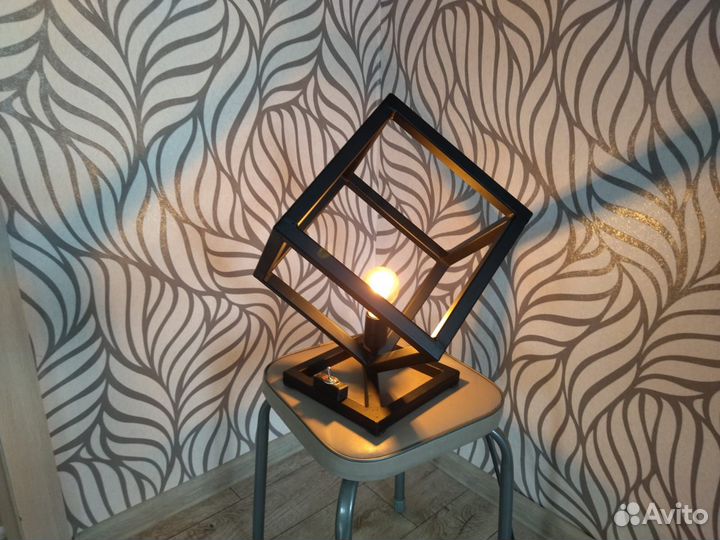 Настольная лампа 