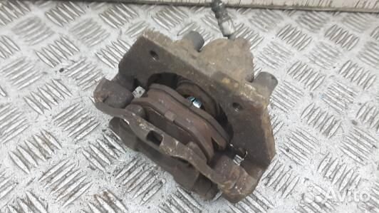 Суппорт тормозной задний правый land rover range r