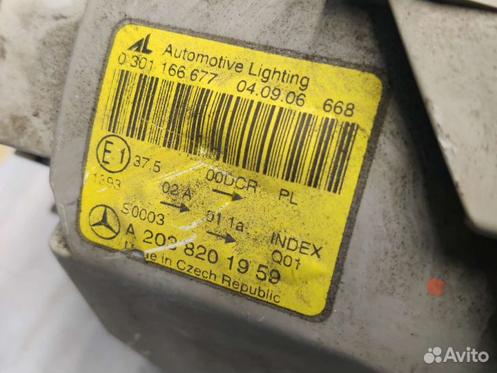 Фара левая Mercedes W203 C203 рестайлинг