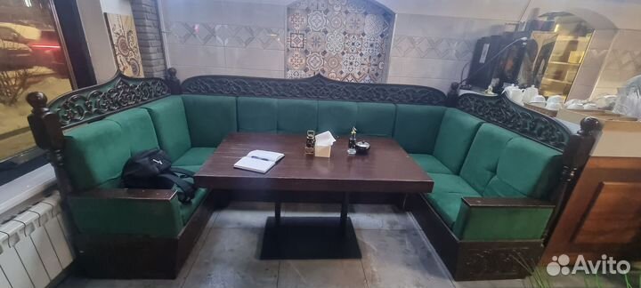 Диванчик и столи