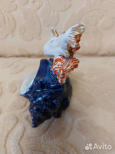 Фарфоровая статуэтка