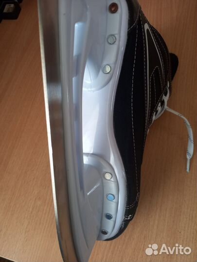 Коньки хоккейные